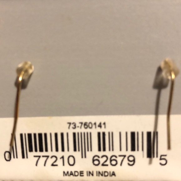 Golden tone earrings with stone - Picture 5 of 10